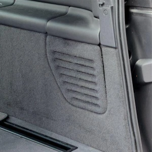 Subwoofer ohišje za Renault Espace 4, model let 2002-2014, za izboljšano zvočno izkušnjo.