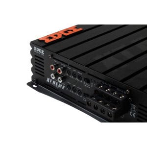 Avto ojačevalec Edge EDX800.4FD-E0 za močno avdio izkušnjo.