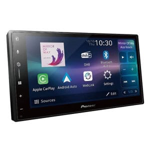 Avtoradio Pioneer SPH-DA77DAB z zaslonom in funkcijami za avto multimedijo.