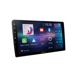 Pioneer avto multimedijski sistem z zaslonom in Bluetooth funkcijo.