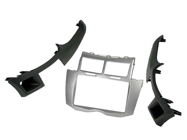 Srebrna plastika za avtoradio Toyota Yaris 2007-2011.
