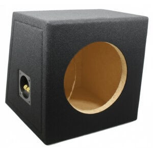 Kompaktna subwoofer škatla z brez okvirja, črna izolirana ohišje, vhod za priključek.