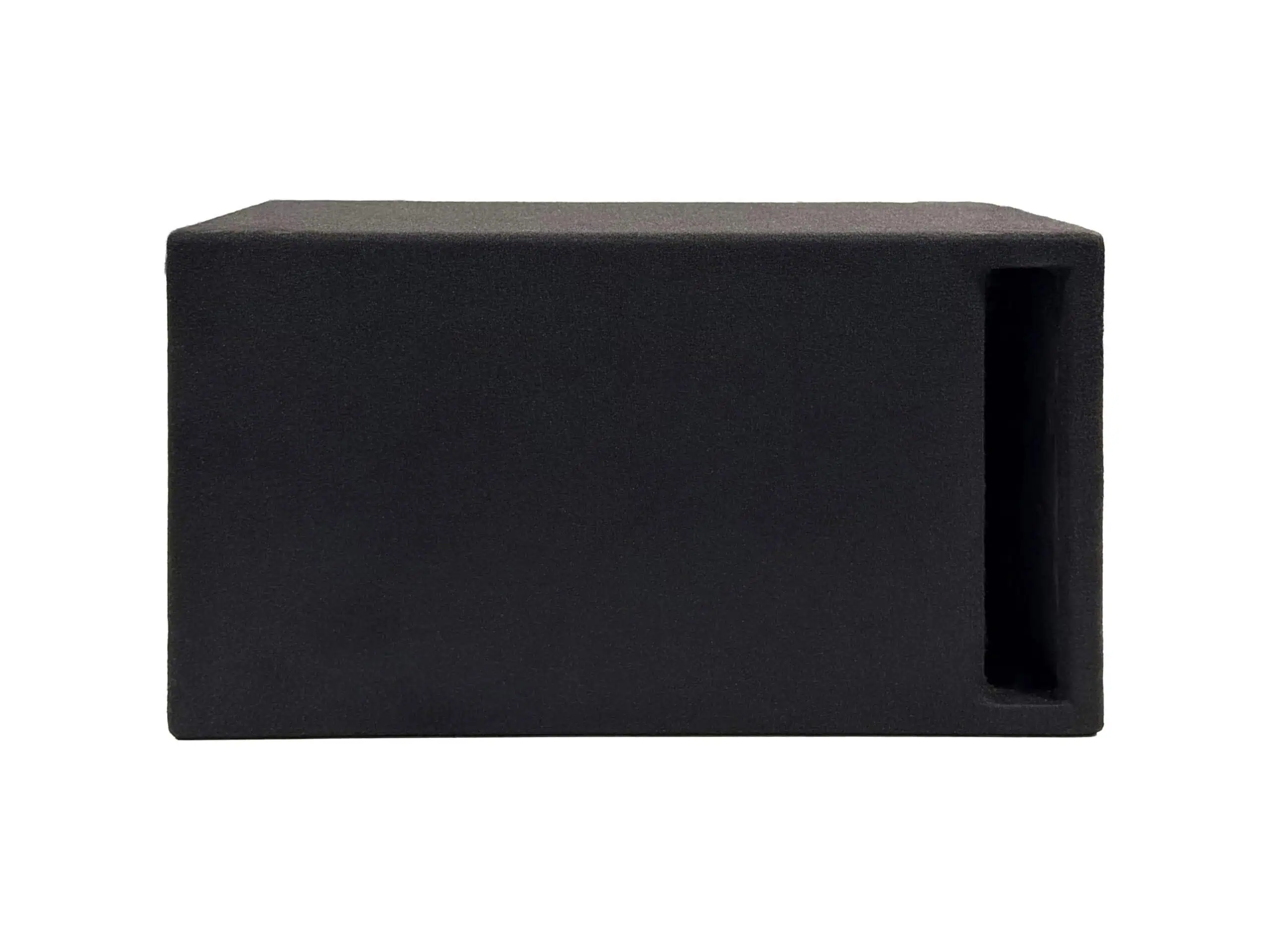 Črna subwoofer enota za avtomobinski zvočnik s poudarjenim portom.
