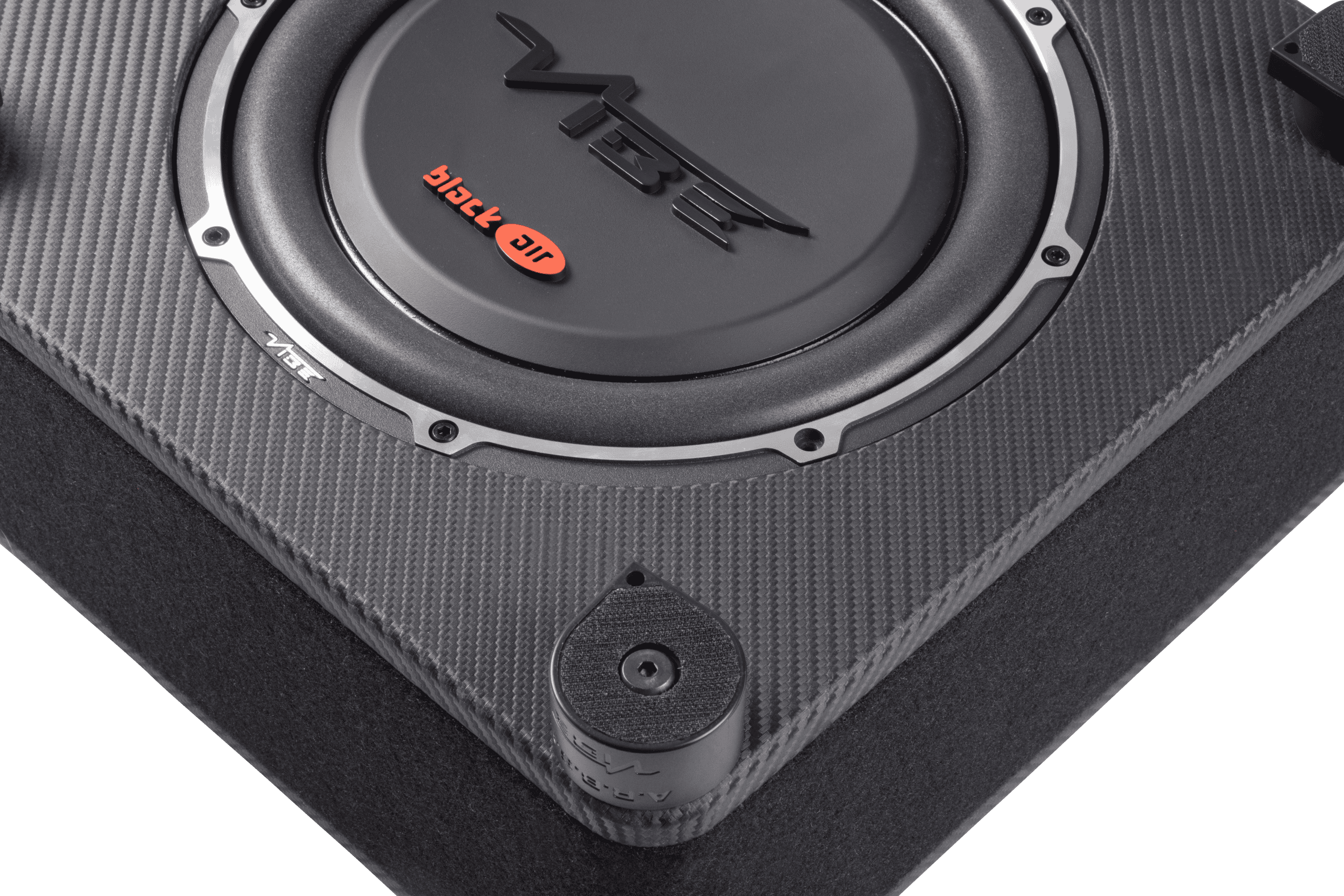 Kakovosten subwoofer CarAudioEmpire z zagotavljanjem močnega zvoka.